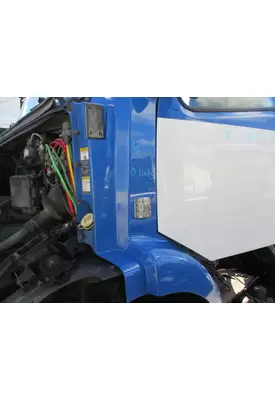 VOLVO VNM COWL