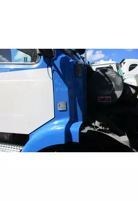 VOLVO VNM COWL