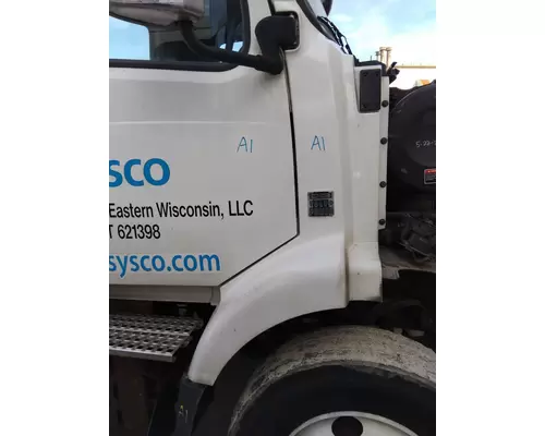 VOLVO VNM COWL