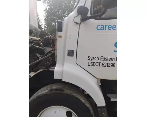 VOLVO VNM COWL