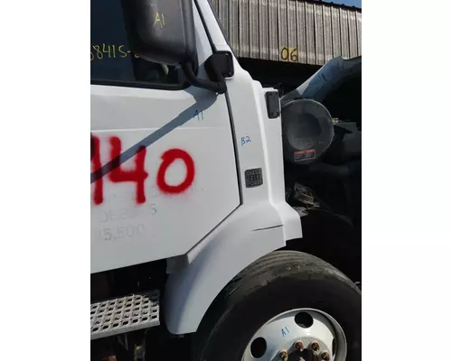 VOLVO VNM COWL