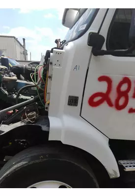 VOLVO VNM COWL