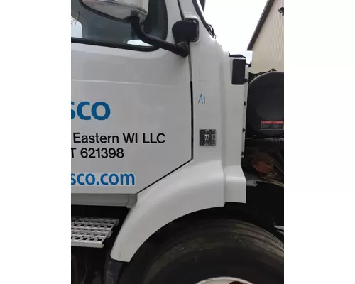 VOLVO VNM COWL