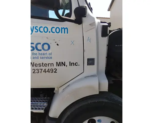 VOLVO VNM COWL