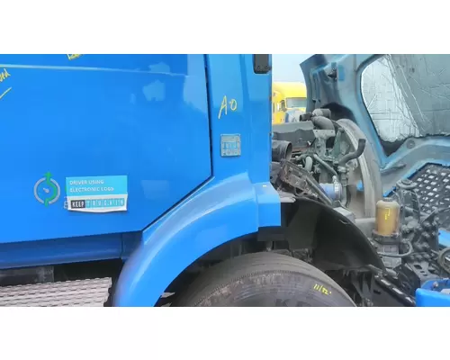 VOLVO VNM COWL