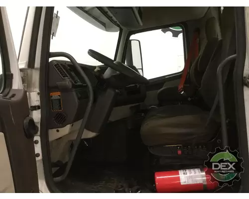 VOLVO VNM Cab