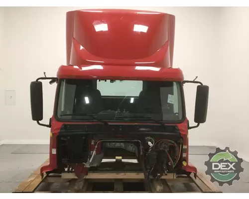 VOLVO VNM Cab