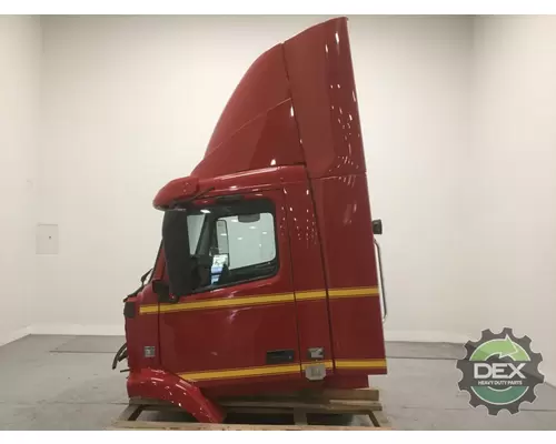 VOLVO VNM Cab