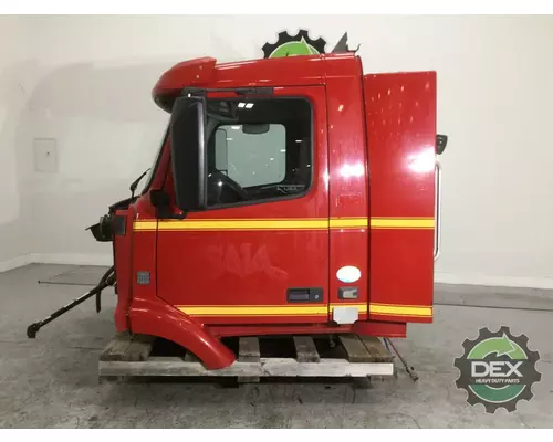 VOLVO VNM Cab