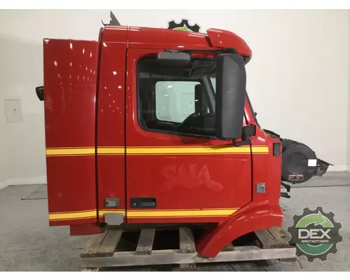 VOLVO VNM Cab
