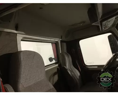 VOLVO VNM Cab