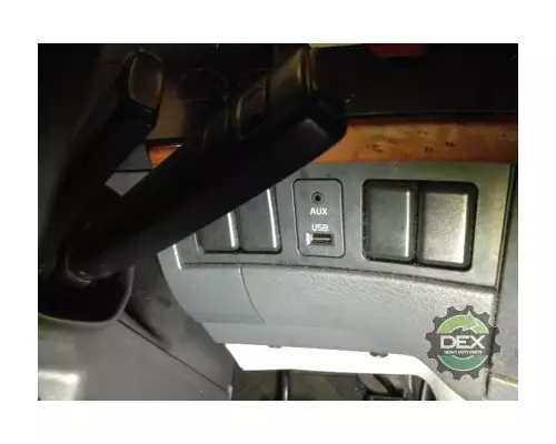 VOLVO VNM Cab