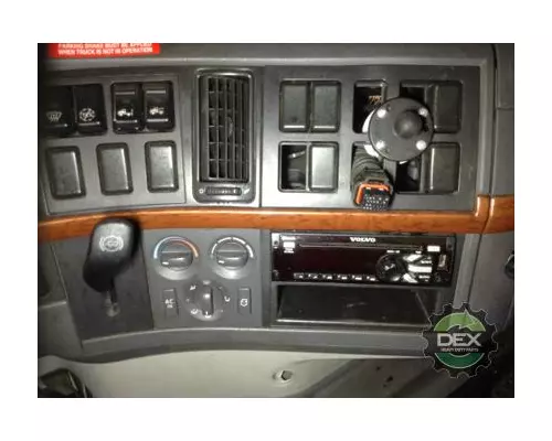 VOLVO VNM Cab