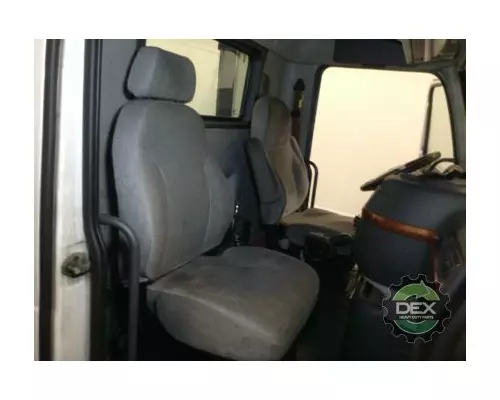 VOLVO VNM Cab