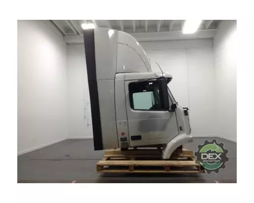 VOLVO VNM Cab
