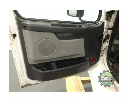VOLVO VNM Cab