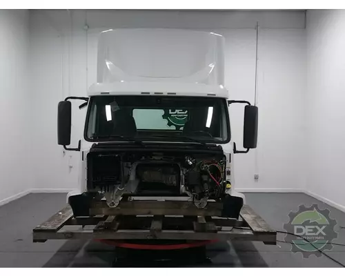 VOLVO VNM Cab