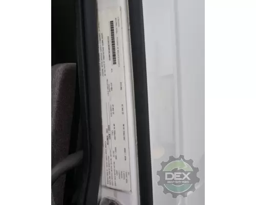 VOLVO VNM Cab