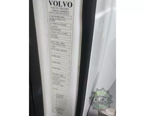 VOLVO VNM Cab