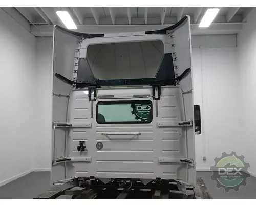 VOLVO VNM Cab