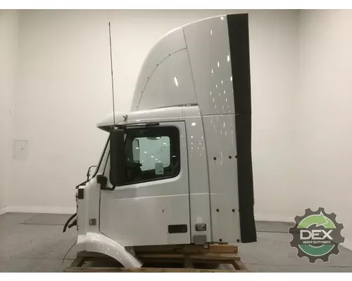 VOLVO VNM Cab