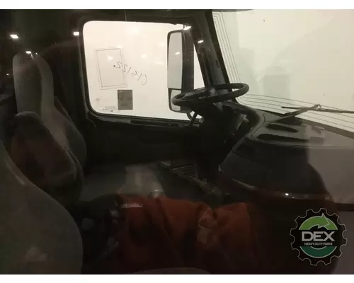 VOLVO VNM Cab