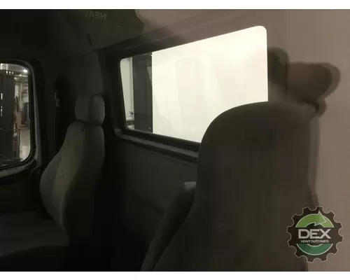 VOLVO VNM Cab