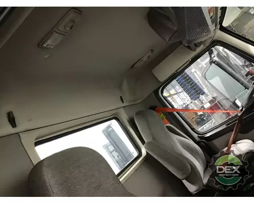 VOLVO VNM Cab