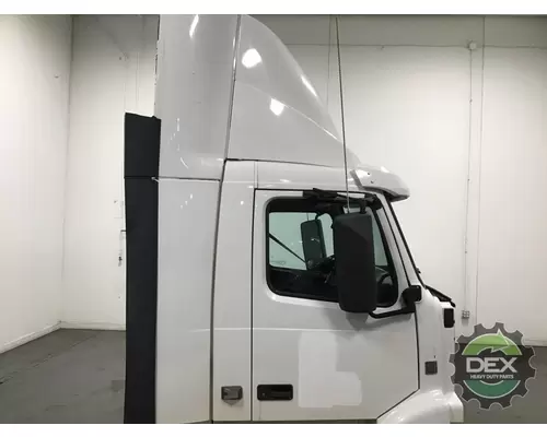 VOLVO VNM Cab