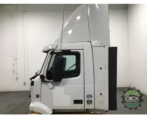 VOLVO VNM Cab