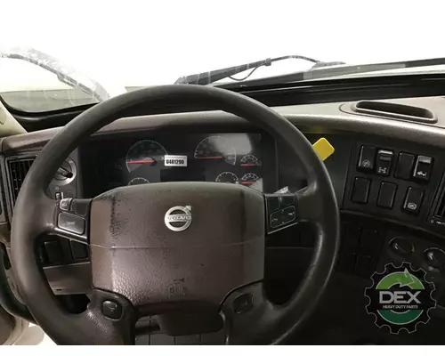 VOLVO VNM Cab