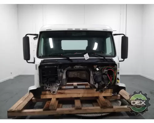 VOLVO VNM Cab