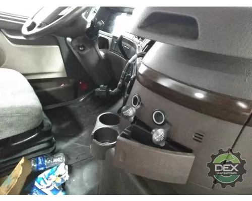 VOLVO VNM Cab