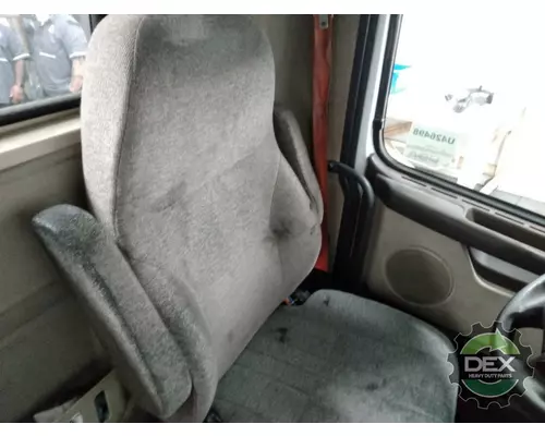 VOLVO VNM Cab