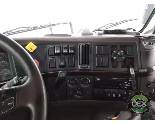 VOLVO VNM Cab