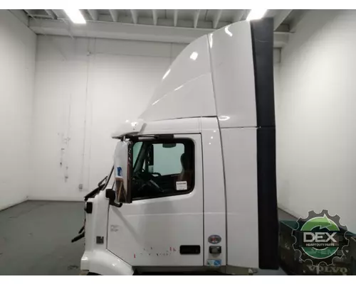 VOLVO VNM Cab