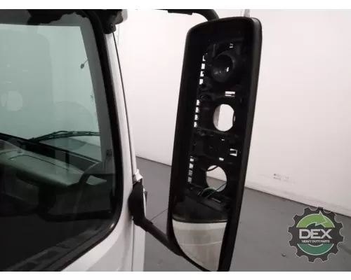 VOLVO VNM Cab