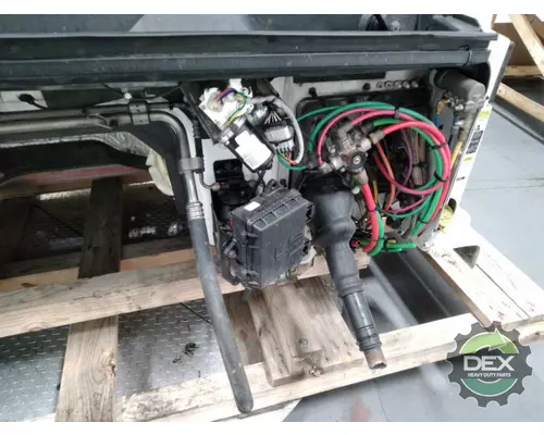 VOLVO VNM Cab