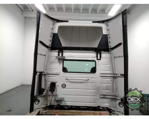 VOLVO VNM Cab