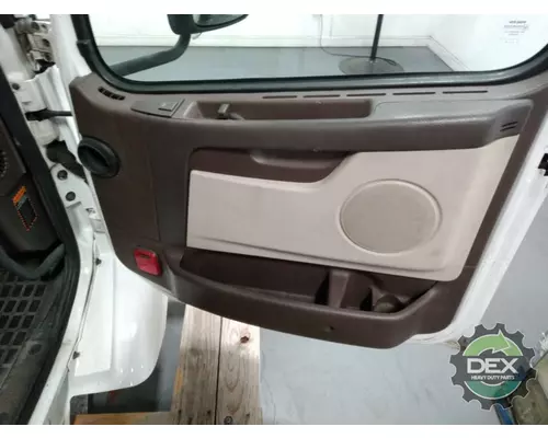 VOLVO VNM Cab