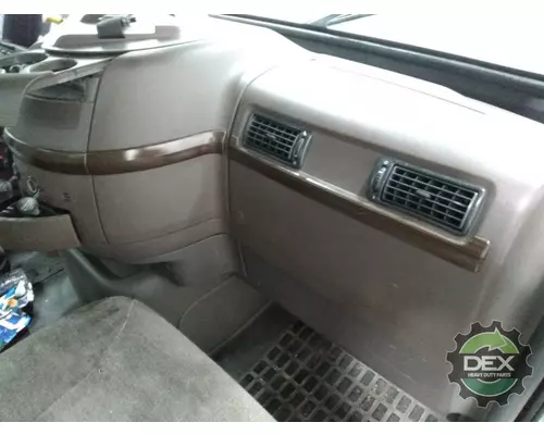 VOLVO VNM Cab