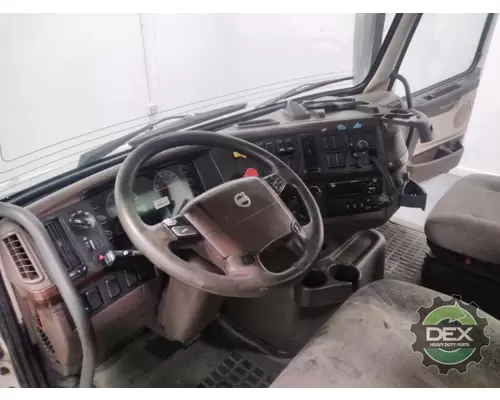 VOLVO VNM Cab