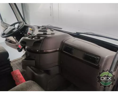 VOLVO VNM Cab