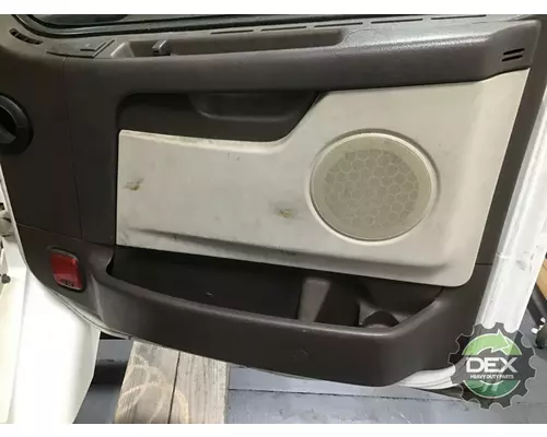 VOLVO VNM Cab