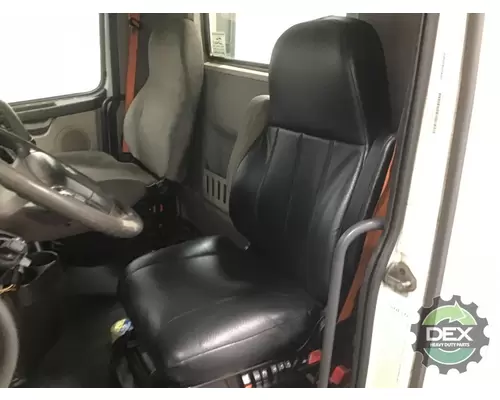 VOLVO VNM Cab