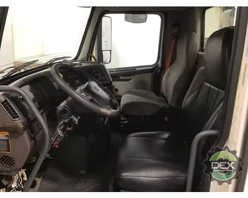 VOLVO VNM Cab