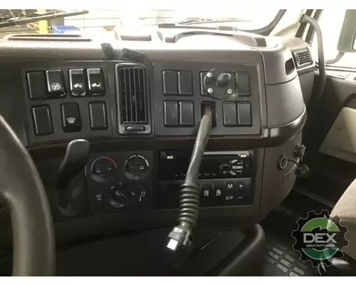 VOLVO VNM Cab