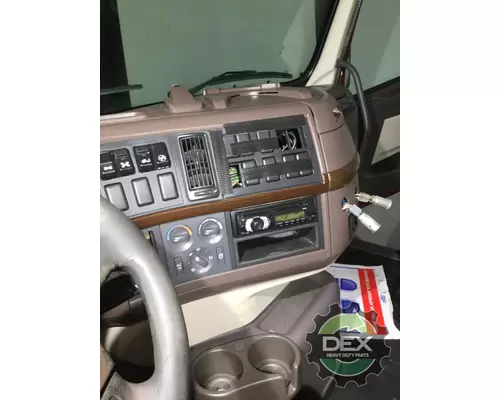 VOLVO VNM Cab