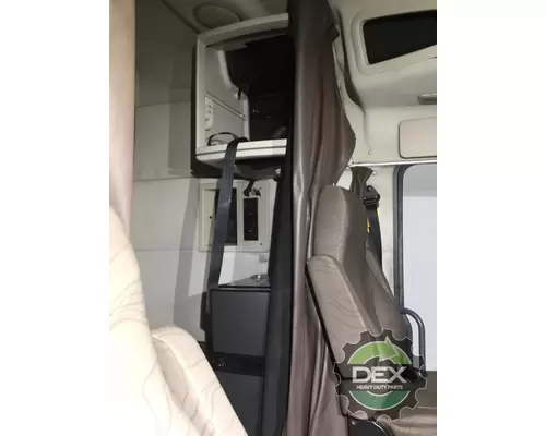 VOLVO VNM Cab