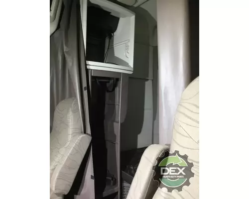 VOLVO VNM Cab